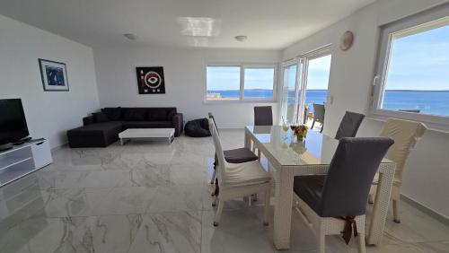 Imagen general del Hotel Apartments GIOVANNI (by the sea). Foto 6