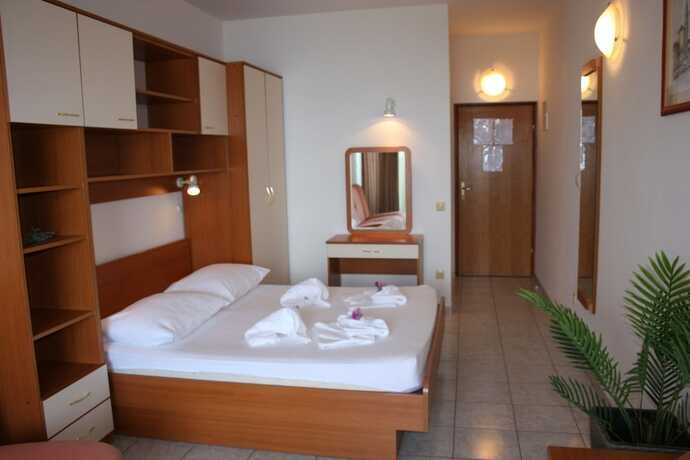 Imagen de la habitación del Hotel Apartments Ivan. Foto 18