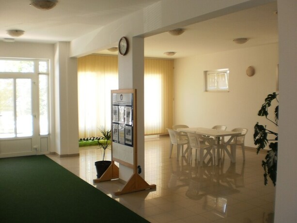 Imagen general del Hotel Apartments Ivan. Foto 13