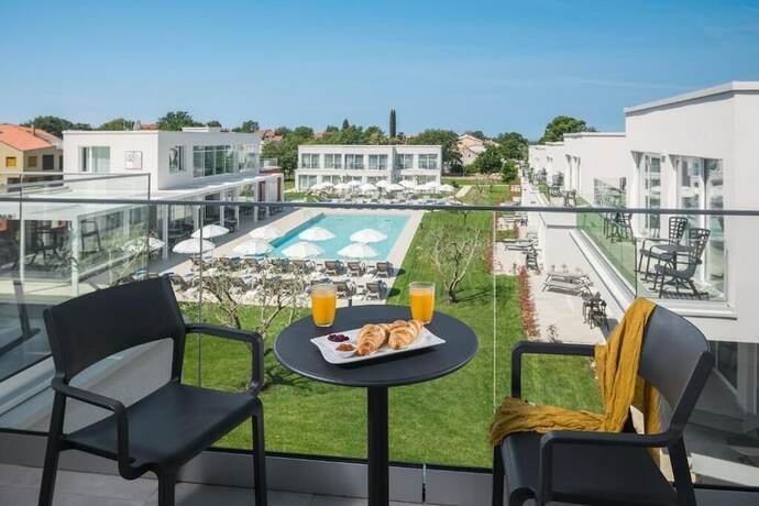 Imagen general del Hotel Apartments Maj Residence Luxury. Foto 6