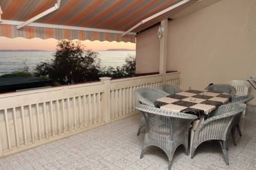 Imagen general del Hotel Apartments Marin, Podstrana. Foto 4