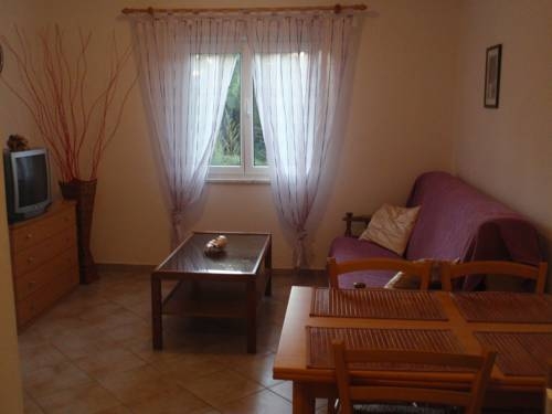 Imagen general del Hotel Apartments Nicole. Foto 15