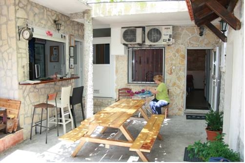 Imagen general del Hotel Apartments Nikolla. Foto 9