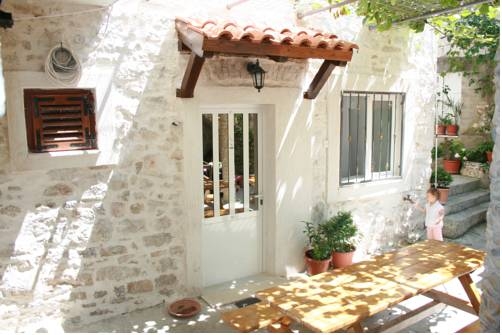 Imagen general del Hotel Apartments Nikolla. Foto 12