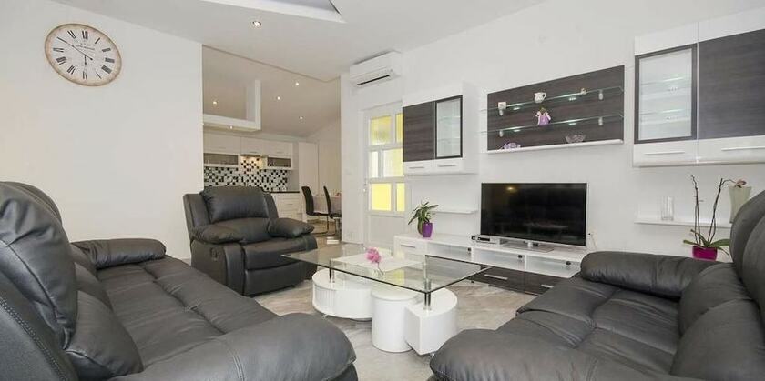 Imagen de la habitación del Hotel Apartments Paradis. Foto 12