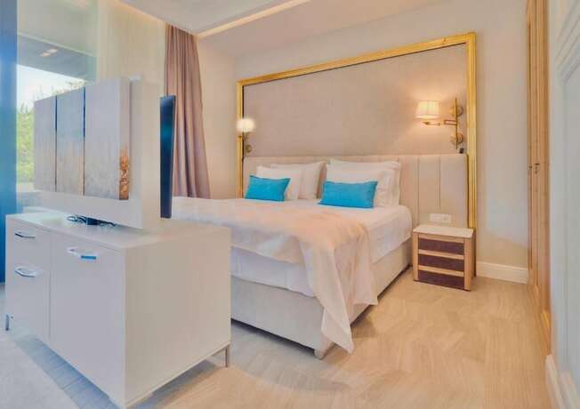 Imagen de la habitación del Hotel Apartments Perla Budva. Foto 22