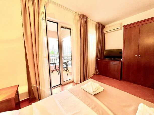 Imagen general del Hotel Apartments Petkovic Budva. Foto 9