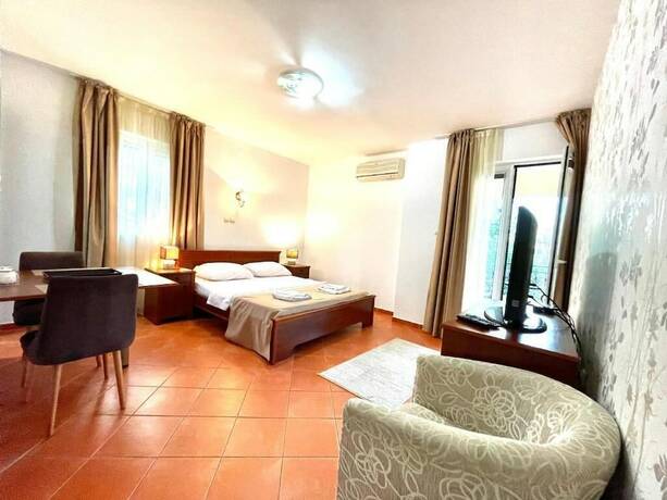 Imagen general del Hotel Apartments Petkovic Budva. Foto 11