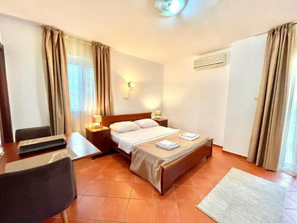 Imagen de la habitación del Hotel Apartments Petkovic Budva. Foto 17