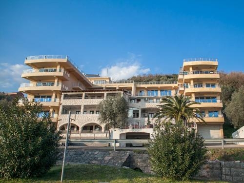 Imagen general del Hotel Apartments Raymond. Foto 3