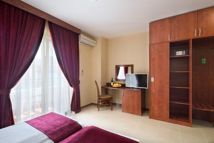 Imagen de la habitación del Hotel Apartments Salus. Foto 18