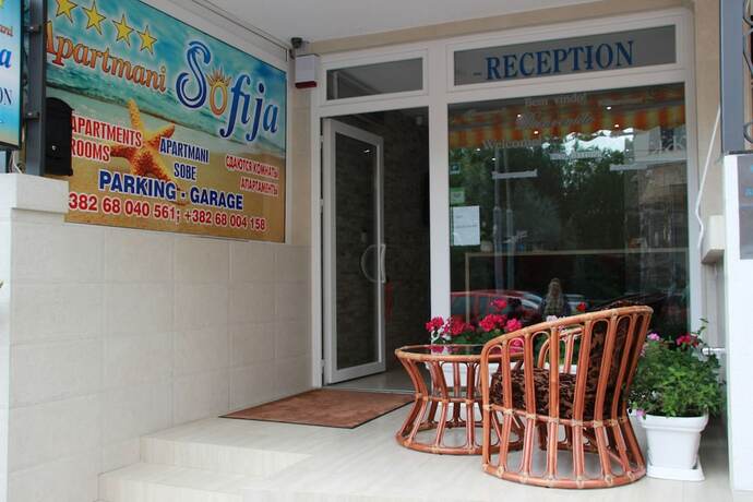 Imagen general del Hotel Apartments Sofija, Becici. Foto 3
