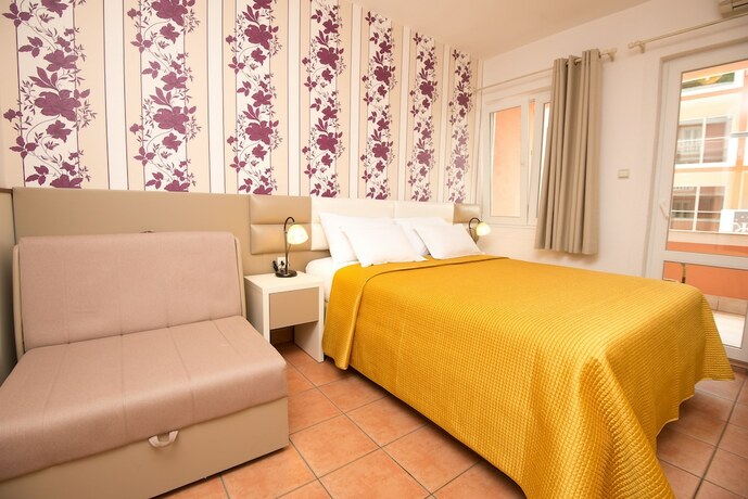 Imagen general del Hotel Apartments Sofija, Becici. Foto 4
