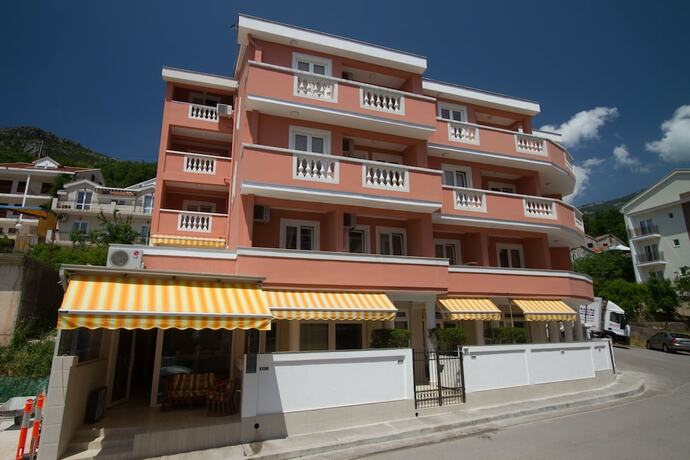 Imagen general del Hotel Apartments Sofija, Becici. Foto 6