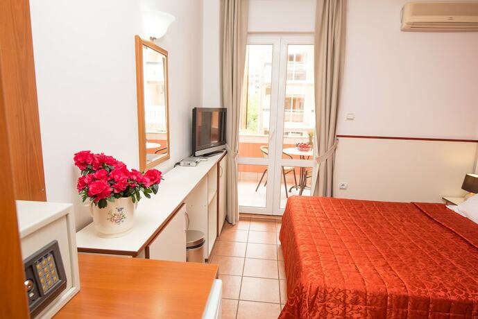 Imagen general del Hotel Apartments Sofija, Becici. Foto 10