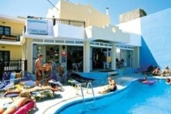 Imagen de la piscina del Hotel Apartments Soula Mari. Foto 4