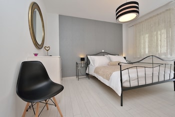 Imagen general del Hotel Apartments Villa Karla. Foto 2