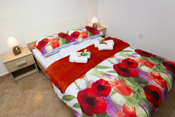 Imagen de la habitación del Hotel Apartments Villa Nona. Foto 18