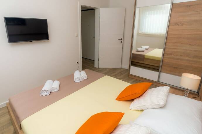 Imagen general del Hotel Apartments and Rooms Danivan Pool Villas. Foto 1