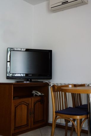 Imagen de la piscina del Hotel Apartments and Rooms Degra. Foto 15