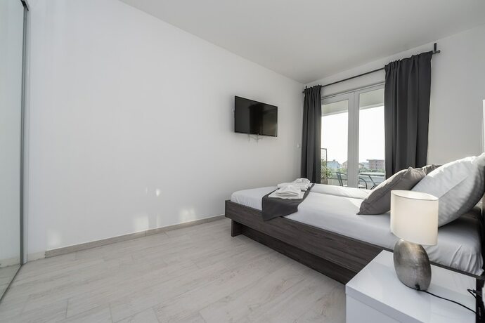 Imagen general del Hotel Apartments and Rooms Pool Villas Maris B. Foto 10