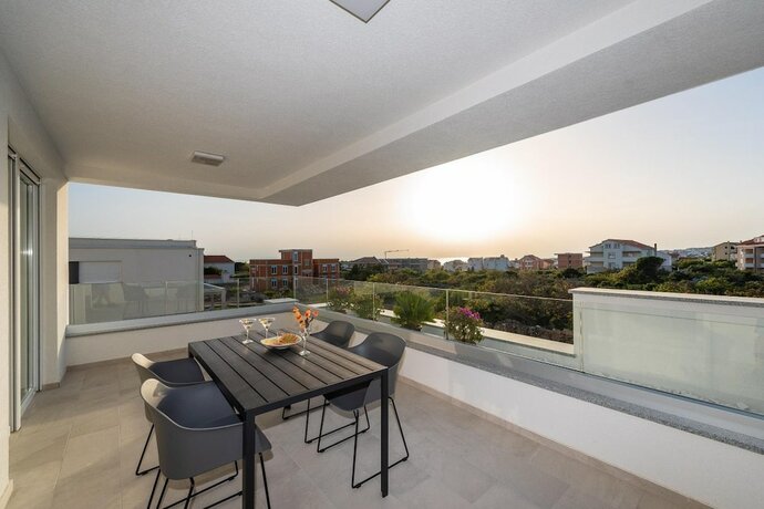 Imagen general del Hotel Apartments and Rooms Pool Villas Maris. Foto 5