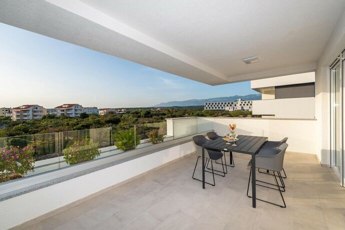 Imagen general del Hotel Apartments and Rooms Pool Villas Maris. Foto 8