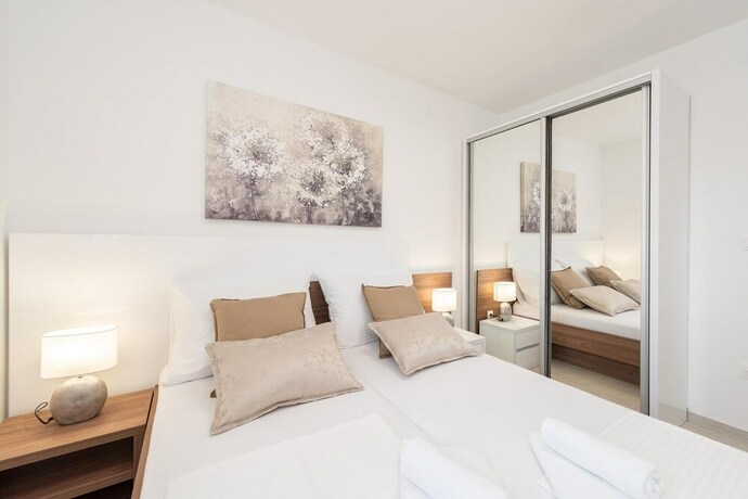 Imagen de la habitación del Hotel Apartments and Rooms Pool Villas Maris. Foto 19