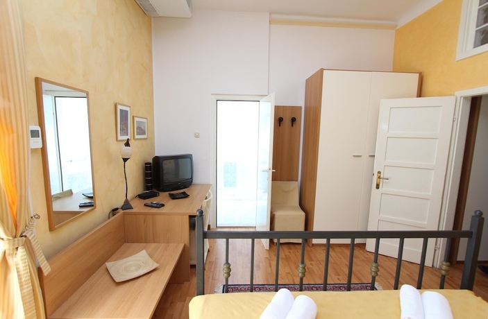 Imagen de la habitación del Hotel Apartments and Rooms Villa Rossella 2. Foto 9