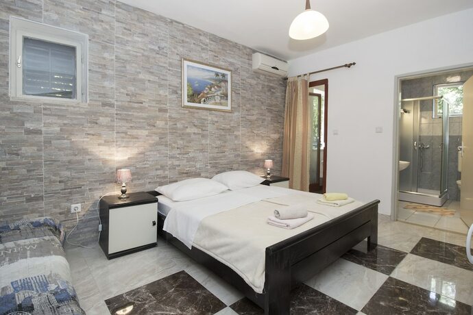 Imagen de la habitación del Hotel Apartments and rooms Eugenia. Foto 14