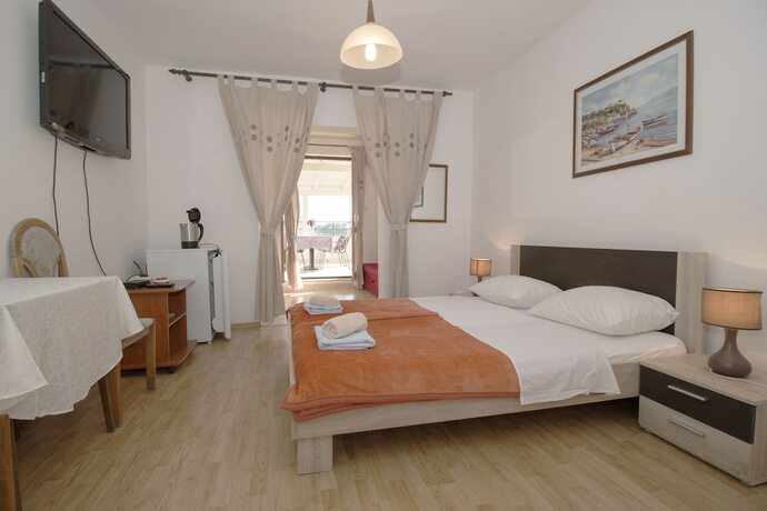 Imagen de la habitación del Hotel Apartments and rooms Eugenia. Foto 17