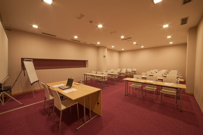 Imagen de los interiores del Hotel Apartosuites Jardines De Sabatini. Foto 12