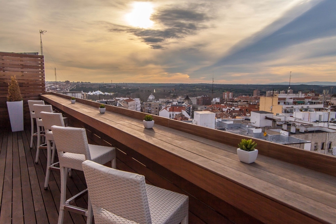 Imagen de los exteriores del Hotel Apartosuites Jardines De Sabatini. Foto 10