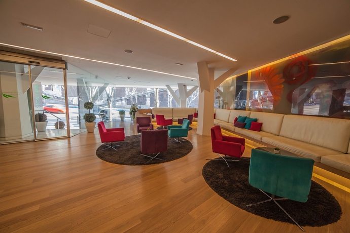 Imagen de los interiores del Hotel Apartosuites Jardines De Sabatini. Foto 14