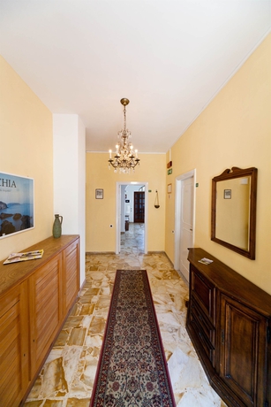 Imagen de los interiores del Hotel Ape Regina. Foto 14