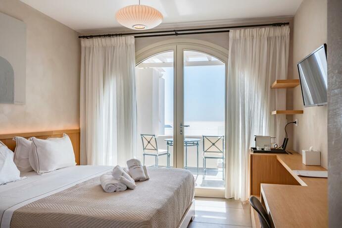 Imagen general del Hotel Apeiron Blue Santorini. Foto 21