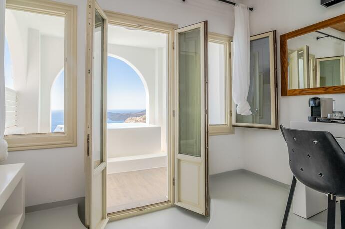Imagen general del Hotel Apeiron Blue Santorini. Foto 38