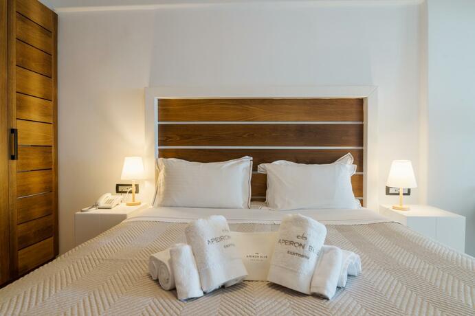 Imagen general del Hotel Apeiron Blue Santorini. Foto 43