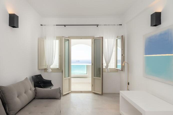 Imagen general del Hotel Apeiron Blue Santorini. Foto 44
