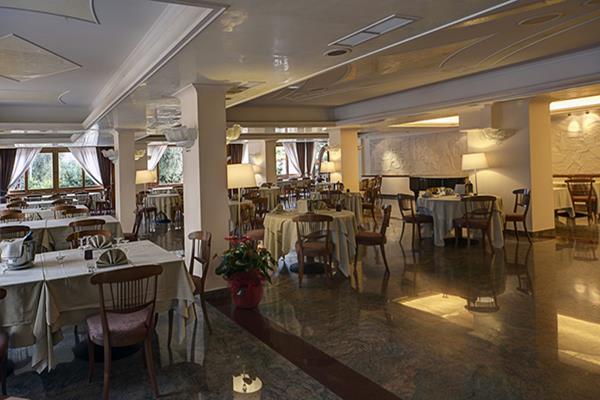Imagen general del Hotel Apeneste. Foto 3