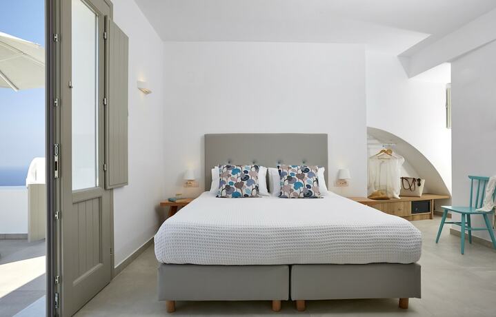 Imagen de la habitación del Hotel Aperanto Suites. Foto 16