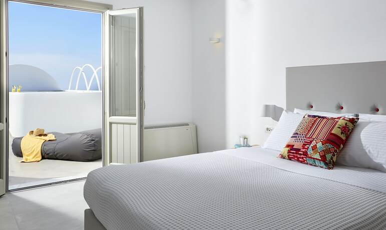 Imagen de la habitación del Hotel Aperanto Suites. Foto 18