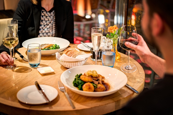 Imagen del bar/restaurante del Hotel Apex City Of London. Foto 4