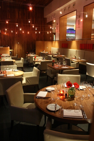 Imagen del bar/restaurante del Hotel Apex City Of London. Foto 7