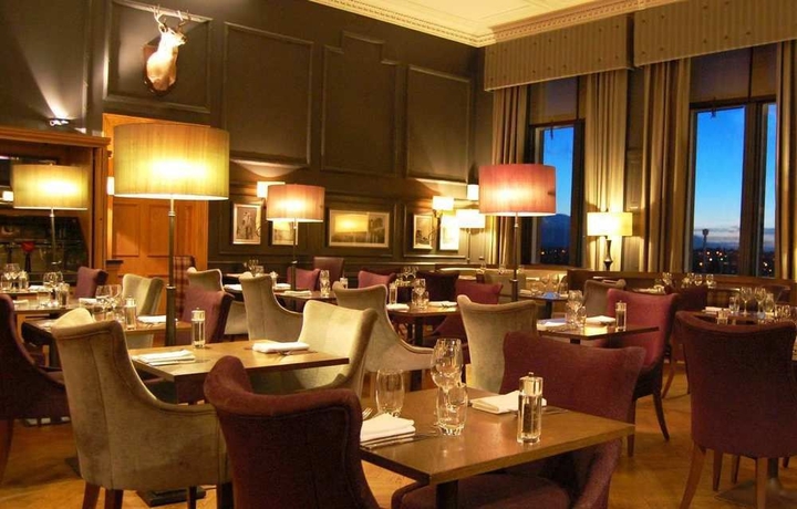 Imagen del bar/restaurante del Hotel Apex Dunblane Hydro. Foto 2