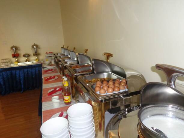 Imagen del bar/restaurante del Hotel Apex. Foto 10