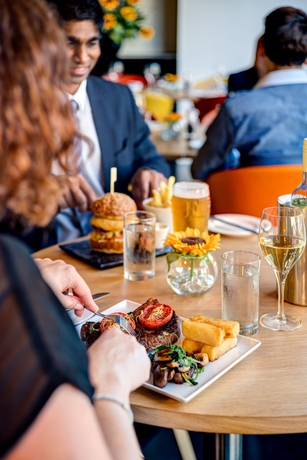 Imagen del bar/restaurante del Hotel Apex Grassmarket. Foto 4