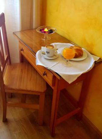 Imagen de la habitación del Hotel Aph Infanta Mercedes. Foto 10