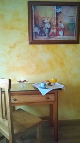 Imagen de la habitación del Hotel Aph Infanta Mercedes. Foto 11