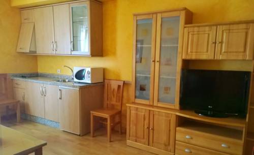 Imagen de la habitación del Hotel Aph Infanta Mercedes. Foto 14